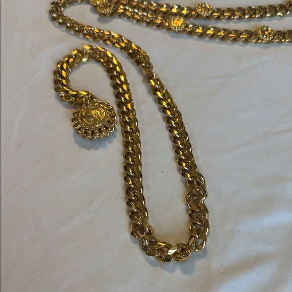 St. John Gold Chain Belt with Medallion Accents - Picture 3 of 4
